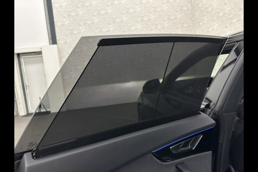Audi Q8 60e 462PK Competition | #RS-Stoelen | Carbon | Panorama | ACC | 360 Camera | B&O Sound | Trekhaak | Matrix-LED | Sfeerverlichting | Memory | Stuurverwarming | Stoelverwarming V+A | Zonwering | ISO-Glas | Leder Dashboard | 3-Zone Clima | Carplay |