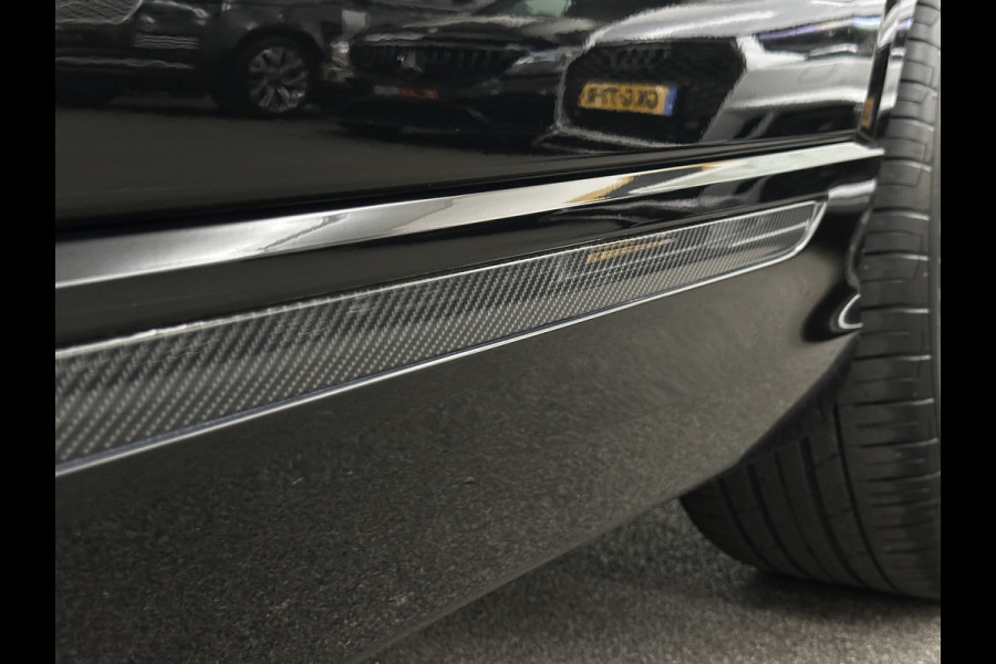 Audi Q8 60e 462PK Competition | #RS-Stoelen | Carbon | Panorama | ACC | 360 Camera | B&O Sound | Trekhaak | Matrix-LED | Sfeerverlichting | Memory | Stuurverwarming | Stoelverwarming V+A | Zonwering | ISO-Glas | Leder Dashboard | 3-Zone Clima | Carplay |