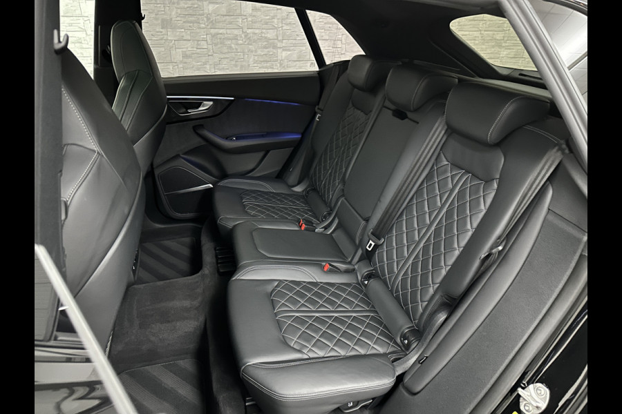 Audi Q8 60e 462PK Competition | #RS-Stoelen | Carbon | Panorama | ACC | 360 Camera | B&O Sound | Trekhaak | Matrix-LED | Sfeerverlichting | Memory | Stuurverwarming | Stoelverwarming V+A | Zonwering | ISO-Glas | Leder Dashboard | 3-Zone Clima | Carplay |