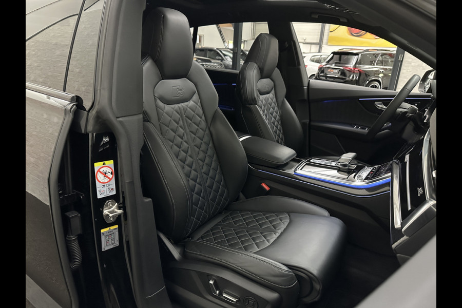 Audi Q8 60e 462PK Competition | #RS-Stoelen | Carbon | Panorama | ACC | 360 Camera | B&O Sound | Trekhaak | Matrix-LED | Sfeerverlichting | Memory | Stuurverwarming | Stoelverwarming V+A | Zonwering | ISO-Glas | Leder Dashboard | 3-Zone Clima | Carplay |