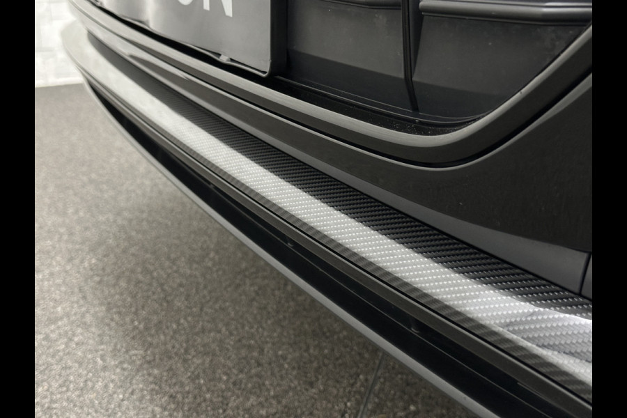 Audi Q8 60e 462PK Competition | #RS-Stoelen | Carbon | Panorama | ACC | 360 Camera | B&O Sound | Trekhaak | Matrix-LED | Sfeerverlichting | Memory | Stuurverwarming | Stoelverwarming V+A | Zonwering | ISO-Glas | Leder Dashboard | 3-Zone Clima | Carplay |