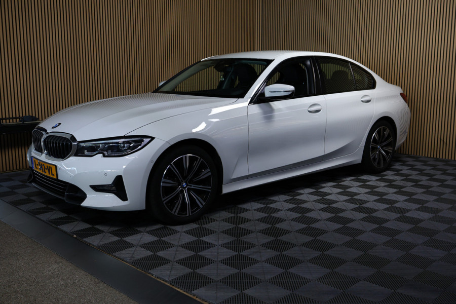 BMW 3 Serie 318i Business Edition AVM SPORTLEDER NAVI CARPLAY DIGI DASH '21