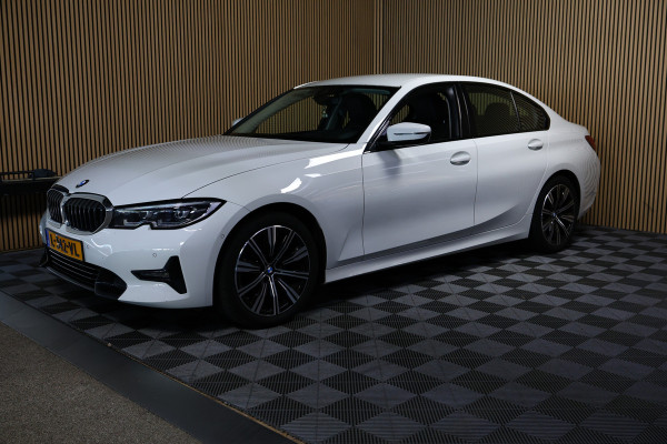 BMW 3 Serie 318i Business Edition AVM SPORTLEDER NAVI CARPLAY DIGI DASH '21