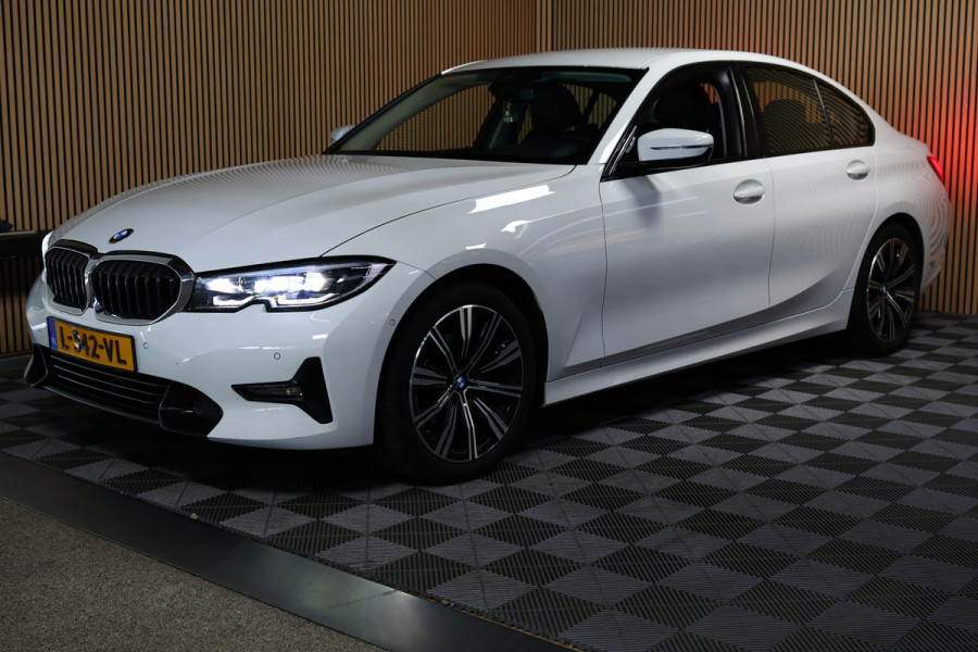 BMW 3 Serie 318i Business Edition AVM SPORTLEDER NAVI CARPLAY DIGI DASH '21
