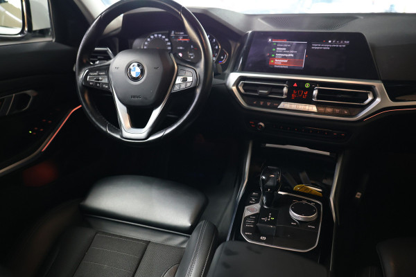 BMW 3 Serie 318i Business Edition AVM SPORTLEDER NAVI CARPLAY DIGI DASH '21