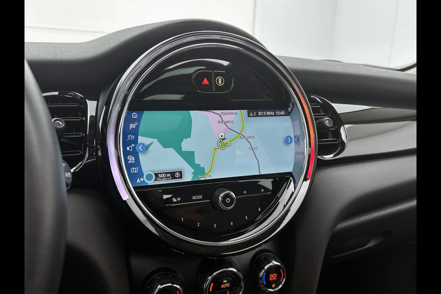 MINI 5-deurs 1.5 Cooper Classic (NL-auto, 1e Eig, Dealer OnderH, Panorama, Carplay, Navi Prof, Sportstoel, ParkeerS, Climate, Etc)