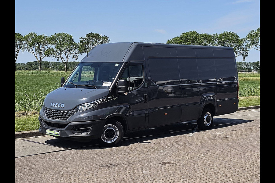Iveco Daily 35S18HV 3.0 410 L4H2 3.0Ltr Automaat 180Pk 3.5T-Trekhaak Navi Euro6 LED 3-Zits