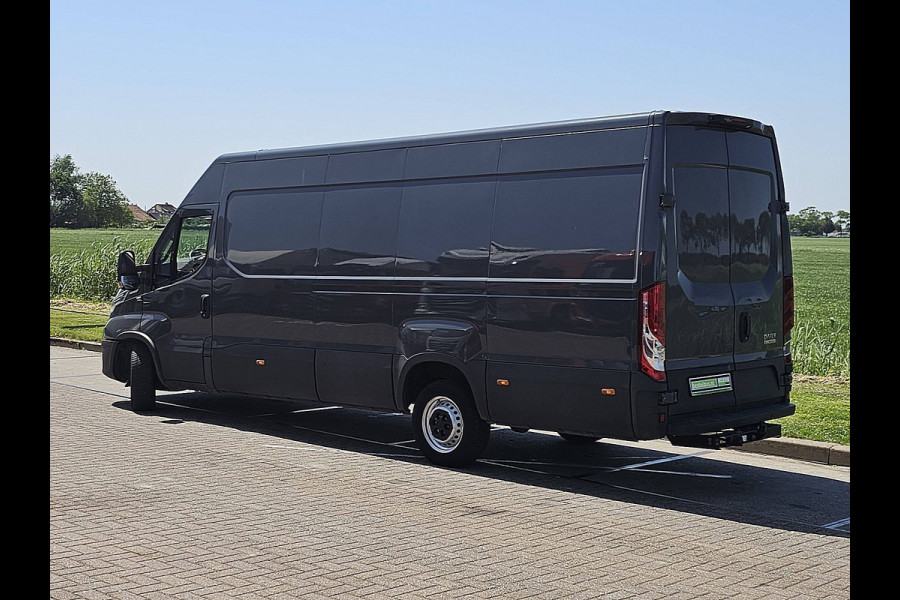 Iveco Daily 35S18HV 3.0 410 L4H2 3.0Ltr Automaat 180Pk 3.5T-Trekhaak Navi Euro6 LED 3-Zits