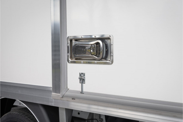 Ford E-Transit Bakwagen met laadklep Rolstops