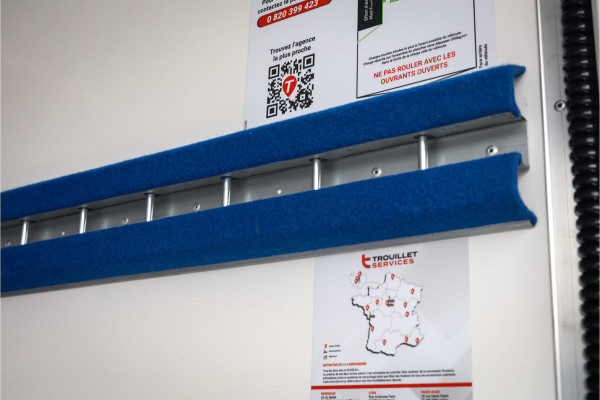 Ford E-Transit Bakwagen met laadklep Rolstops