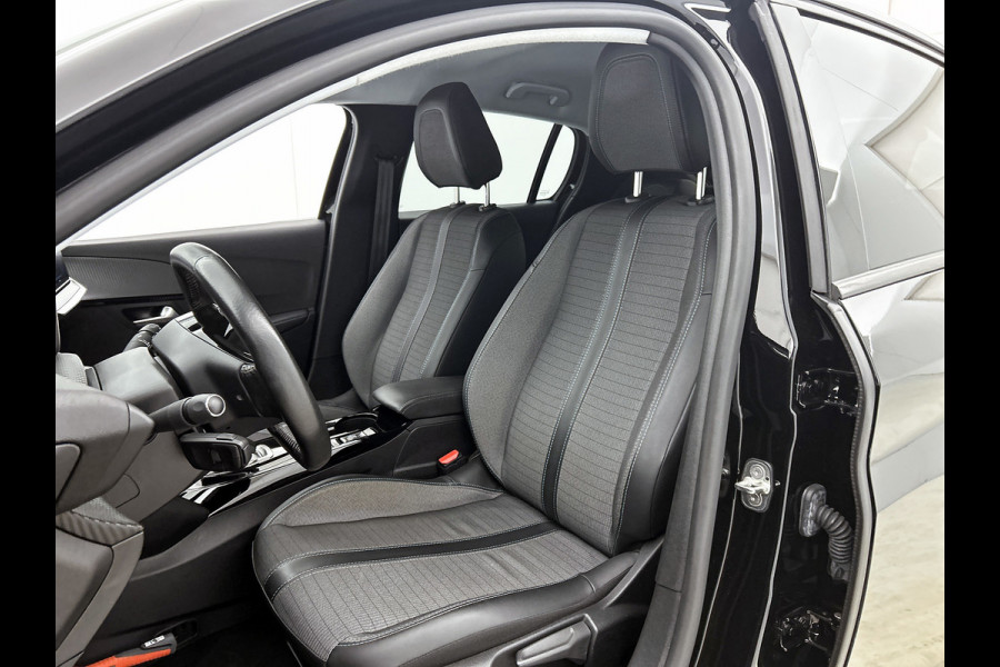 Peugeot e-208 EV Allure 50 kWh(NL-auto, Goed OndH, Camera, Carplay, StoelV, Lane Assist, Navi, Climate Con, Etc)