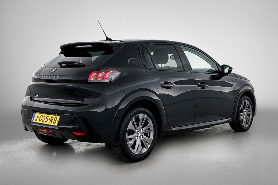 Peugeot e-208 EV Allure 50 kWh(NL-auto, Goed OndH, Camera, Carplay, StoelV, Lane Assist, Navi, Climate Con, Etc)