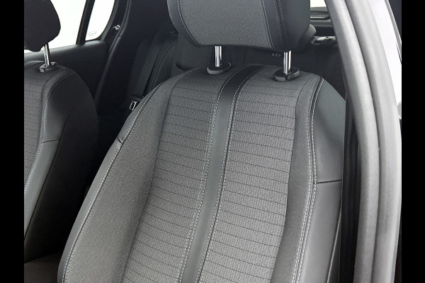 Peugeot e-208 EV Allure 50 kWh(NL-auto, Goed OndH, Camera, Carplay, StoelV, Lane Assist, Navi, Climate Con, Etc)