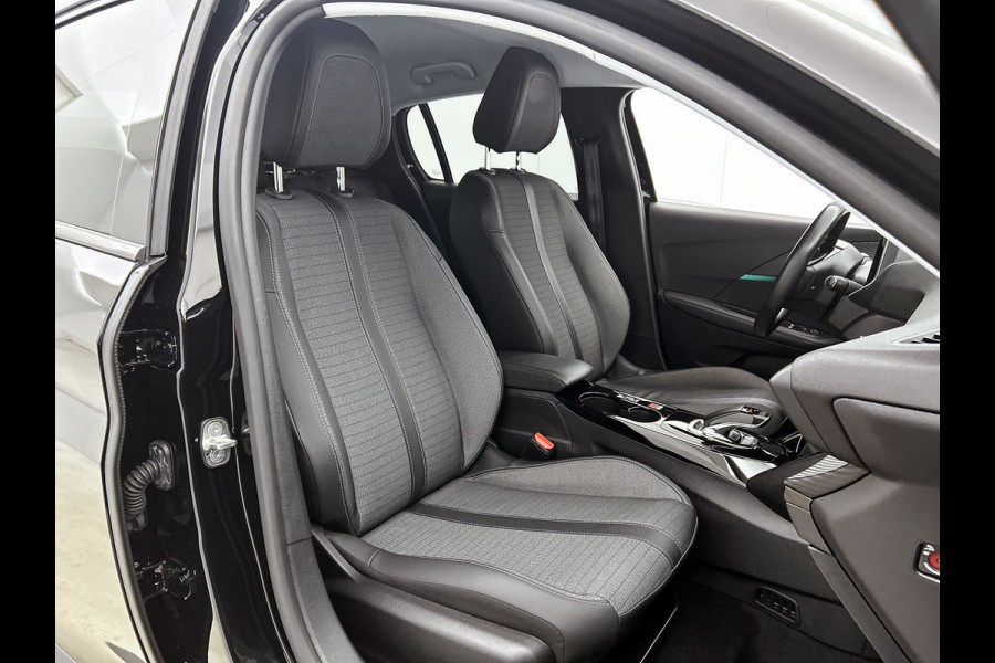 Peugeot e-208 EV Allure 50 kWh(NL-auto, Goed OndH, Camera, Carplay, StoelV, Lane Assist, Navi, Climate Con, Etc)