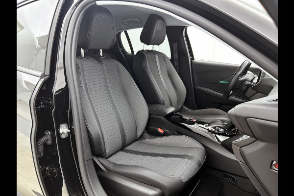 Peugeot e-208 EV Allure 50 kWh(NL-auto, Goed OndH, Camera, Carplay, StoelV, Lane Assist, Navi, Climate Con, Etc)