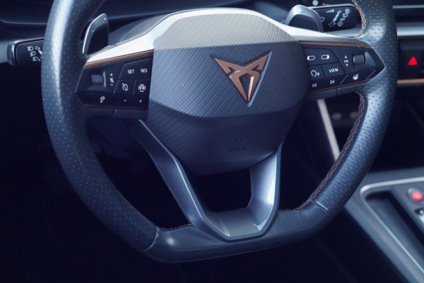 CUPRA Formentor 1.4 e-Hybrid Performance / Maxton design / Elek. Trekhaak / Pano / SOH 89,5 % / / Camera / Carplay