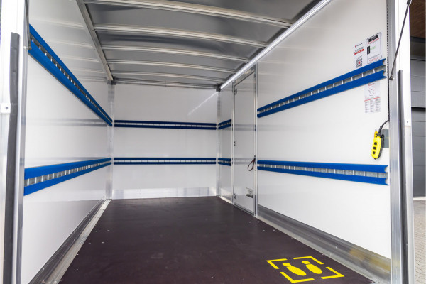 Ford E-Transit Bakwagen met laadklep Rolstops