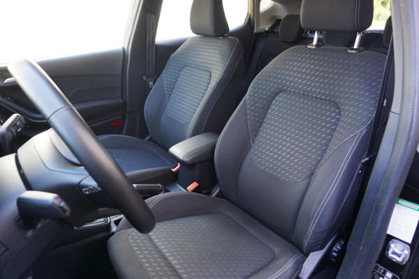 Ford Fiesta 1.0 EcoB.95PK Titanium X/Navigatie/Apple CarPlay/ Winterpakket/Dealeronderhouden