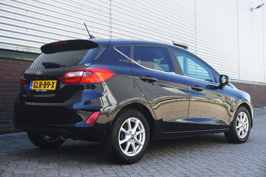 Ford Fiesta 1.0 EcoB.95PK Titanium X/Navigatie/Apple CarPlay/ Winterpakket/Dealeronderhouden