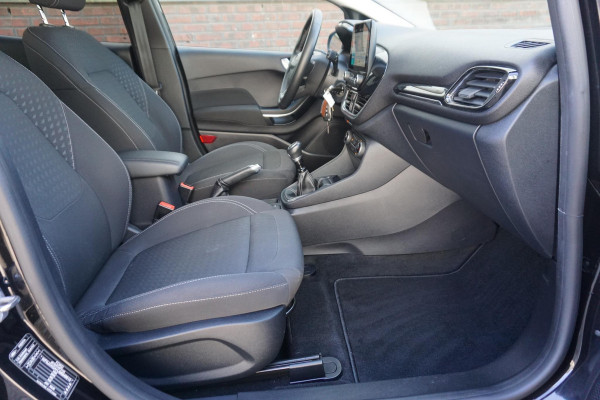 Ford Fiesta 1.0 EcoB.95PK Titanium X/Navigatie/Apple CarPlay/ Winterpakket/Dealeronderhouden