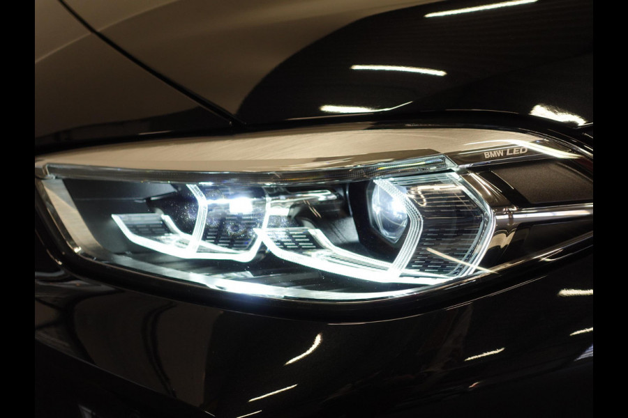 BMW 1-serie 118i M-Sport Automaat Digitale Cockpit Climate control Stoel verwarming LED  Sfeer verlichting Lichtmetalen velgen Navigatie Apple carplay/ Android auto Parkeersensoren