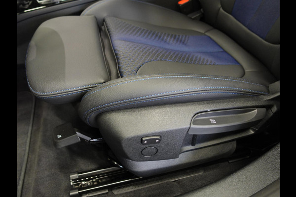 BMW 1-serie 118i M-Sport Automaat Digitale Cockpit Climate control Stoel verwarming LED  Sfeer verlichting Lichtmetalen velgen Navigatie Apple carplay/ Android auto Parkeersensoren