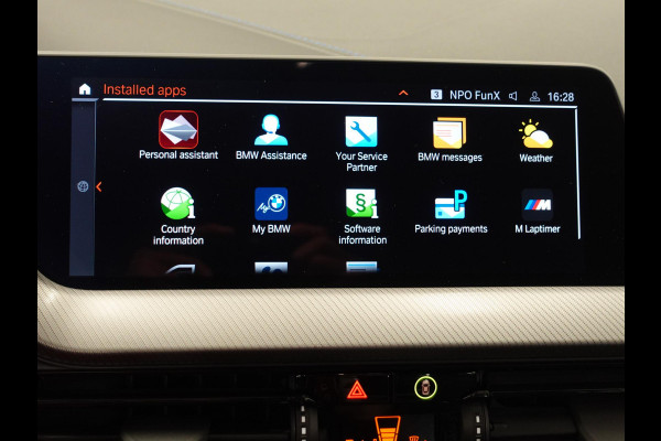 BMW 1-serie 118i M-Sport Automaat Digitale Cockpit Climate control Stoel verwarming LED  Sfeer verlichting Lichtmetalen velgen Navigatie Apple carplay/ Android auto Parkeersensoren