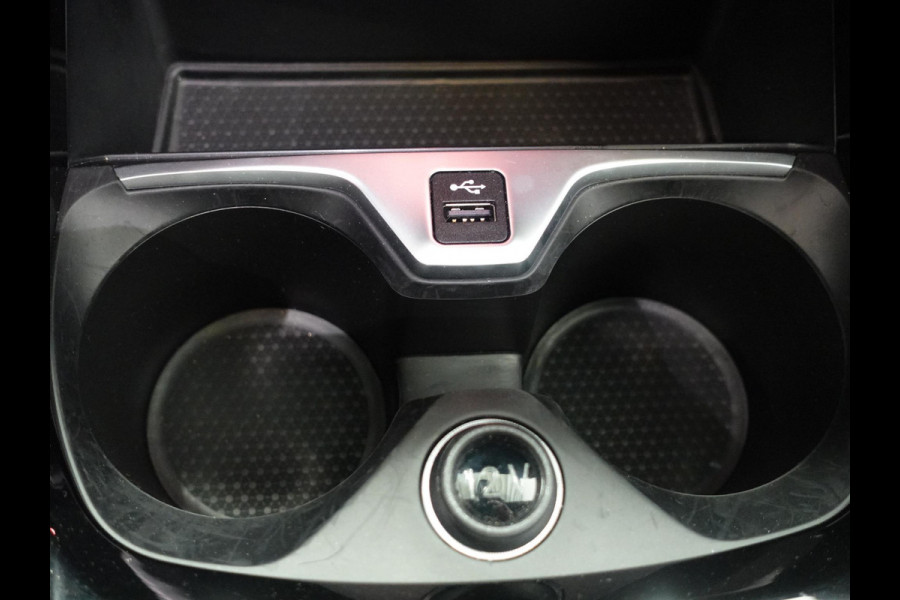 BMW 1-serie 118i M-Sport Automaat Digitale Cockpit Climate control Stoel verwarming LED  Sfeer verlichting Lichtmetalen velgen Navigatie Apple carplay/ Android auto Parkeersensoren