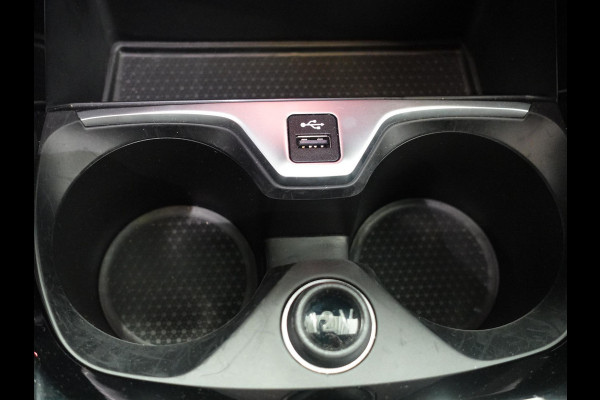 BMW 1-serie 118i M-Sport Automaat Digitale Cockpit Climate control Stoel verwarming LED  Sfeer verlichting Lichtmetalen velgen Navigatie Apple carplay/ Android auto Parkeersensoren