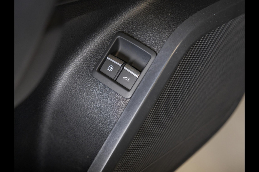 Audi Q5 55 TFSI e S-Line edition / 367pk / Panorama dak / Trekhaak / Leder / Achteruitrij camera /
