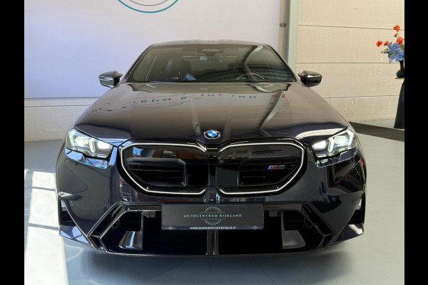BMW 5 Serie M5 Automaat, Carbon pakket, keramische remmen, HUD, Bowers & Wilkins, M Multifunctionele Stoelen
