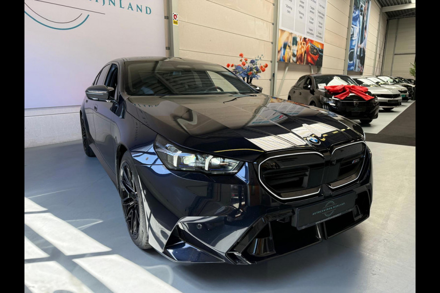 BMW 5 Serie M5 Automaat, Carbon pakket, keramische remmen, HUD, Bowers & Wilkins, M Multifunctionele Stoelen