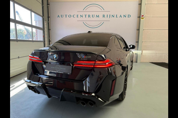 BMW 5 Serie M5 Automaat, Carbon pakket, keramische remmen, HUD, Bowers & Wilkins, M Multifunctionele Stoelen