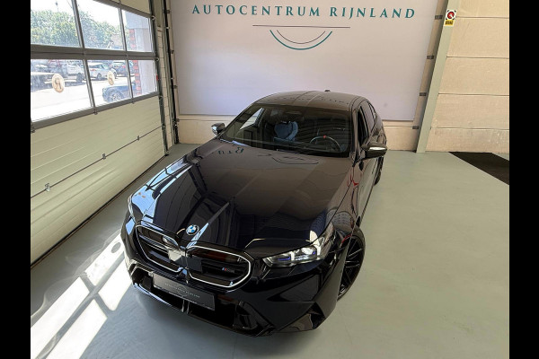 BMW 5 Serie M5 Automaat, Carbon pakket, keramische remmen, HUD, Bowers & Wilkins, M Multifunctionele Stoelen