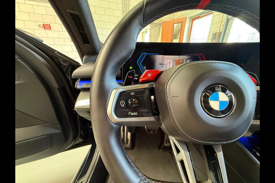 BMW 5 Serie M5 Automaat, Carbon pakket, keramische remmen, HUD, Bowers & Wilkins, M Multifunctionele Stoelen