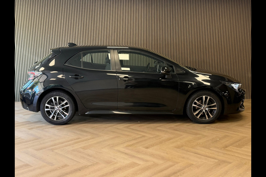 Toyota Corolla 1.2 Turbo First Edition CAMERA PDC AIRCO CRUISE LANE-ASSIST KEYLESS-GO BLUETOOTH MIRRORCAST START-STOP AUTO-HOLD