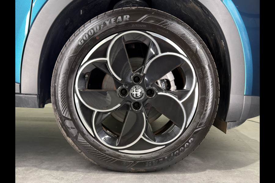 Alfa Romeo junior Elettrica 54 kWh | Cruise Control Adaptief | LED lampen |