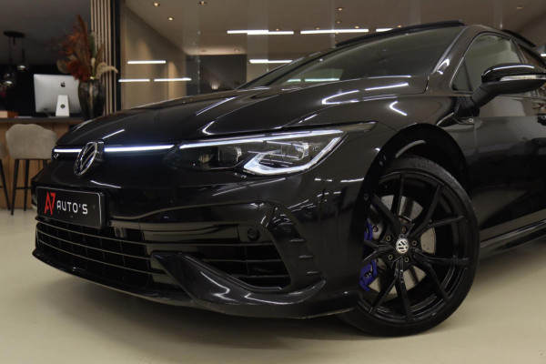 Volkswagen Golf 2.0 TSI R 4Motion PERFORMANCE /AKRA/PANO/IQ/H-K/BOMVOL