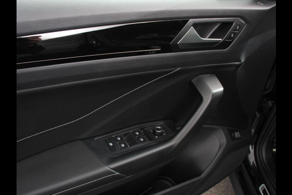 Volkswagen T-Roc 1.5 TSI DSG R-Line Climate control Adaptieve cruise control LED Navigatie Achteruitrijcamera Parkeersensoren Apple Carplay Android Auto Radio