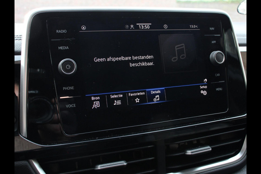 Volkswagen T-Roc 1.5 TSI DSG R-Line Climate control Adaptieve cruise control LED Navigatie Achteruitrijcamera Parkeersensoren Apple Carplay Android Auto Radio