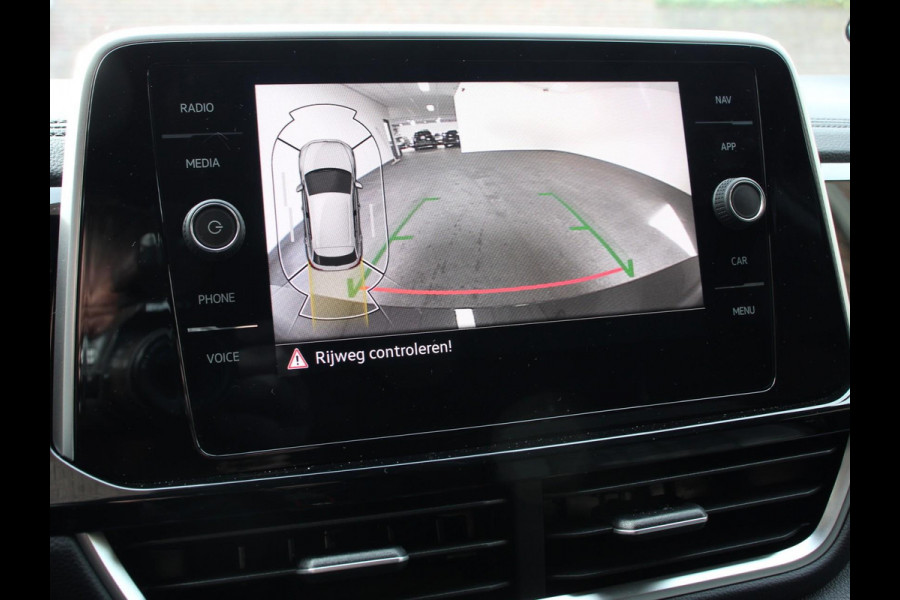Volkswagen T-Roc 1.5 TSI DSG R-Line Climate control Adaptieve cruise control LED Navigatie Achteruitrijcamera Parkeersensoren Apple Carplay Android Auto Radio