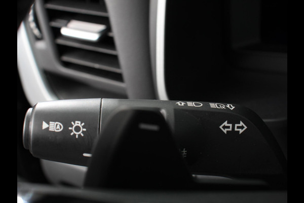 Nissan QASHQAI 1.3 MHEV Automaat N-Connecta Navigatie Climate Control Sfeerverlichting Camera 360 Led Dab verwarmde voorstoelen Adaptieve Cruise Control Digitale Cockpit Lichtmetalen Velgen