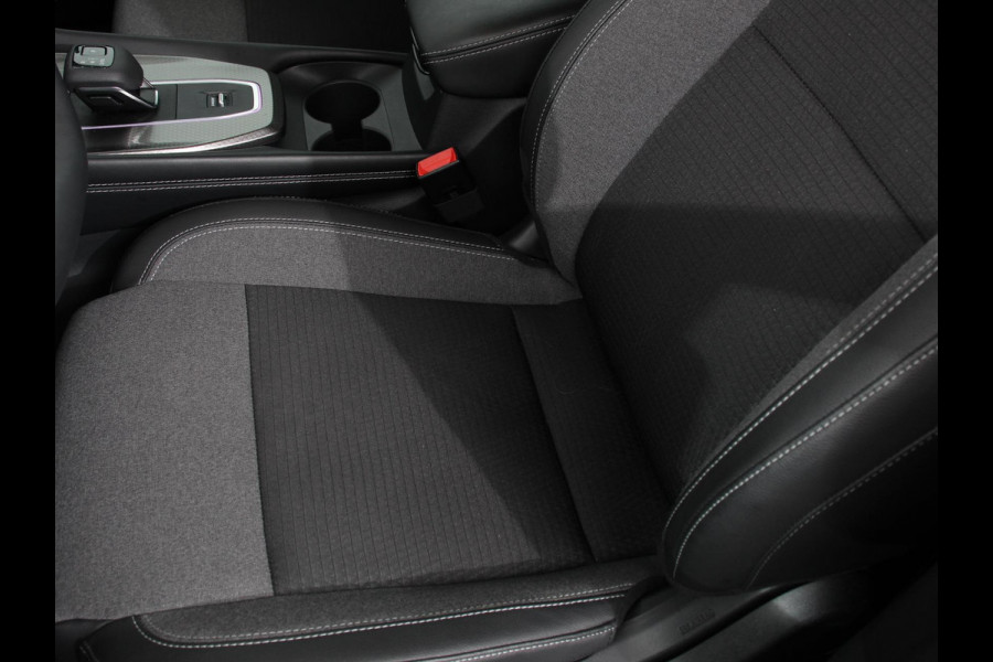 Nissan QASHQAI 1.3 MHEV Automaat N-Connecta Navigatie Climate Control Sfeerverlichting Camera 360 Led Dab verwarmde voorstoelen Adaptieve Cruise Control Digitale Cockpit Lichtmetalen Velgen