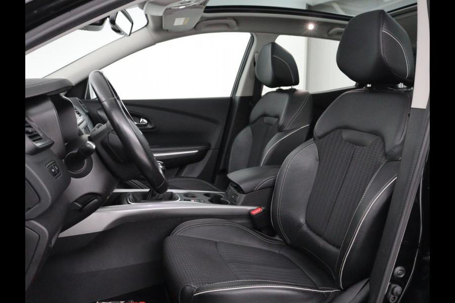 Renault Kadjar 1.2 TCe Bose Panoramadak | Bluetooth | Cruise control | Climate control | Stoelverwarming | Bose Audio | Achteruitrij camera | Parkeersensoren | Navigatie
