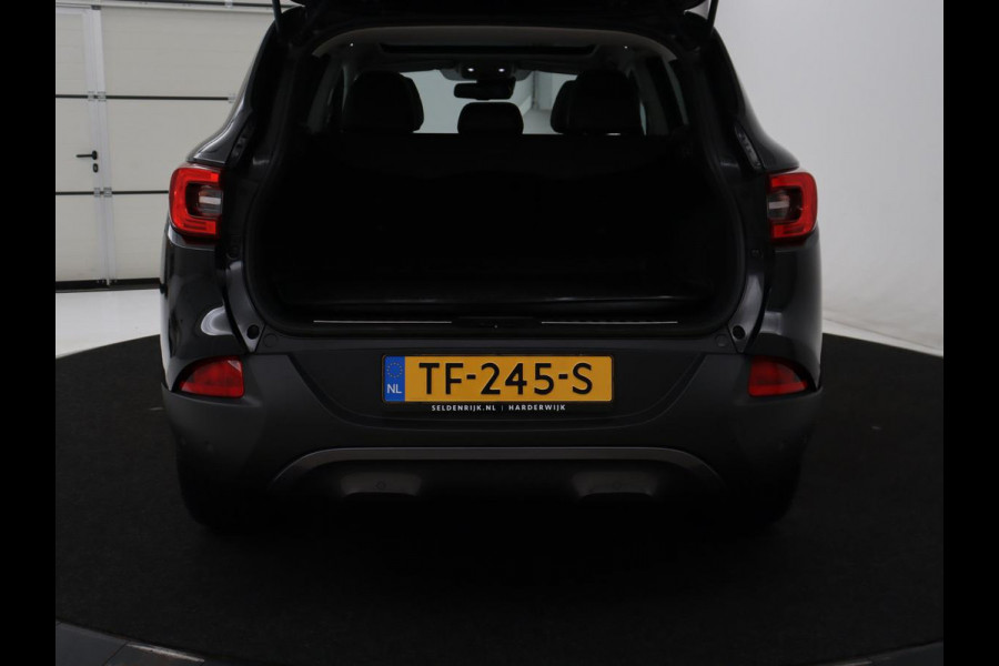 Renault Kadjar 1.2 TCe Bose Panoramadak | Bluetooth | Cruise control | Climate control | Stoelverwarming | Bose Audio | Achteruitrij camera | Parkeersensoren | Navigatie