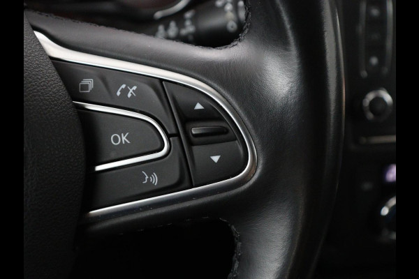 Renault Kadjar 1.2 TCe Bose Panoramadak | Bluetooth | Cruise control | Climate control | Stoelverwarming | Bose Audio | Achteruitrij camera | Parkeersensoren | Navigatie
