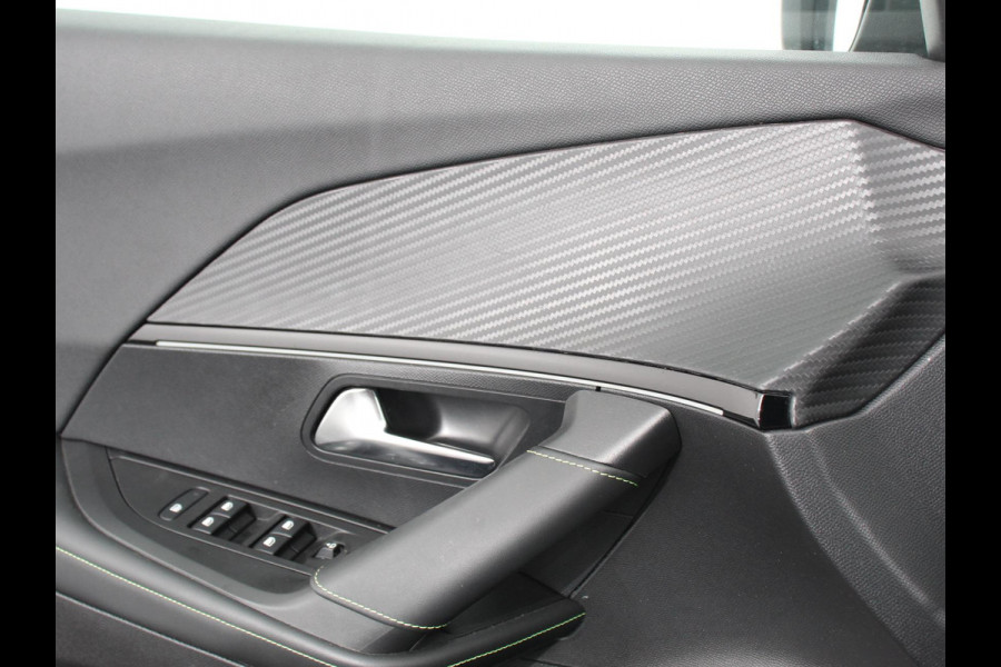 Peugeot 2008 1.2 PureTech 130pk Automaat GT Climate Control Camera Achter Navigatie Apple Carplay / Android auto Digitale Cockpit Velgen 17 inch
