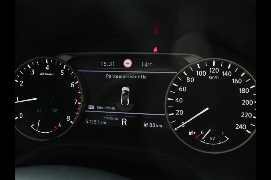 Nissan QASHQAI 1.3 MHEV 158pk Automaat Xtronic Acenta Navigatie Apple Carplay/Andoid Auto Parkeersensor achter Camera Adaptive Cruise Control Blind Spot Assist Stuur- en stoelverwarming Ledverlichting Climate control