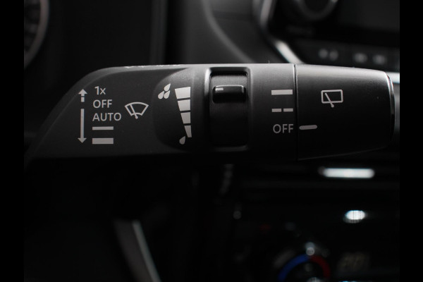 Nissan QASHQAI 1.3 MHEV 158pk Automaat Xtronic Acenta Navigatie Apple Carplay/Andoid Auto Parkeersensor achter Camera Adaptive Cruise Control Blind Spot Assist Stuur- en stoelverwarming Ledverlichting Climate control