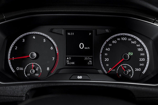 Volkswagen T-Roc 1.5 TSI Style 150 PK | Adapt. Cruise | PDC | Camera | NAV + App. Connect | ECC | Elek. Klep | LM 17" |